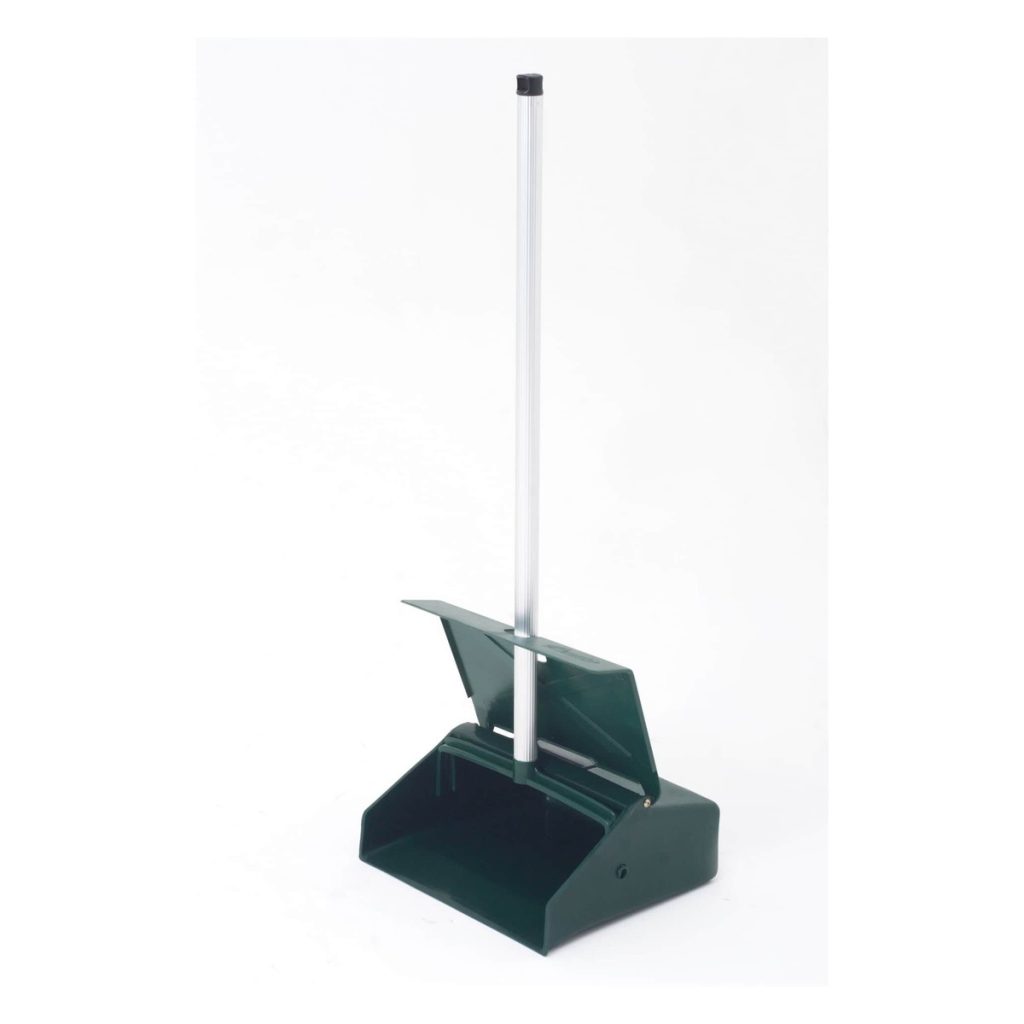 Lidded Dustpan with Nylon Broom